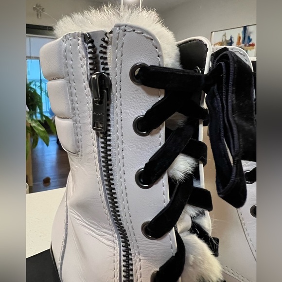 Coach white leather boots, so comfy! - Picture 4 of 7